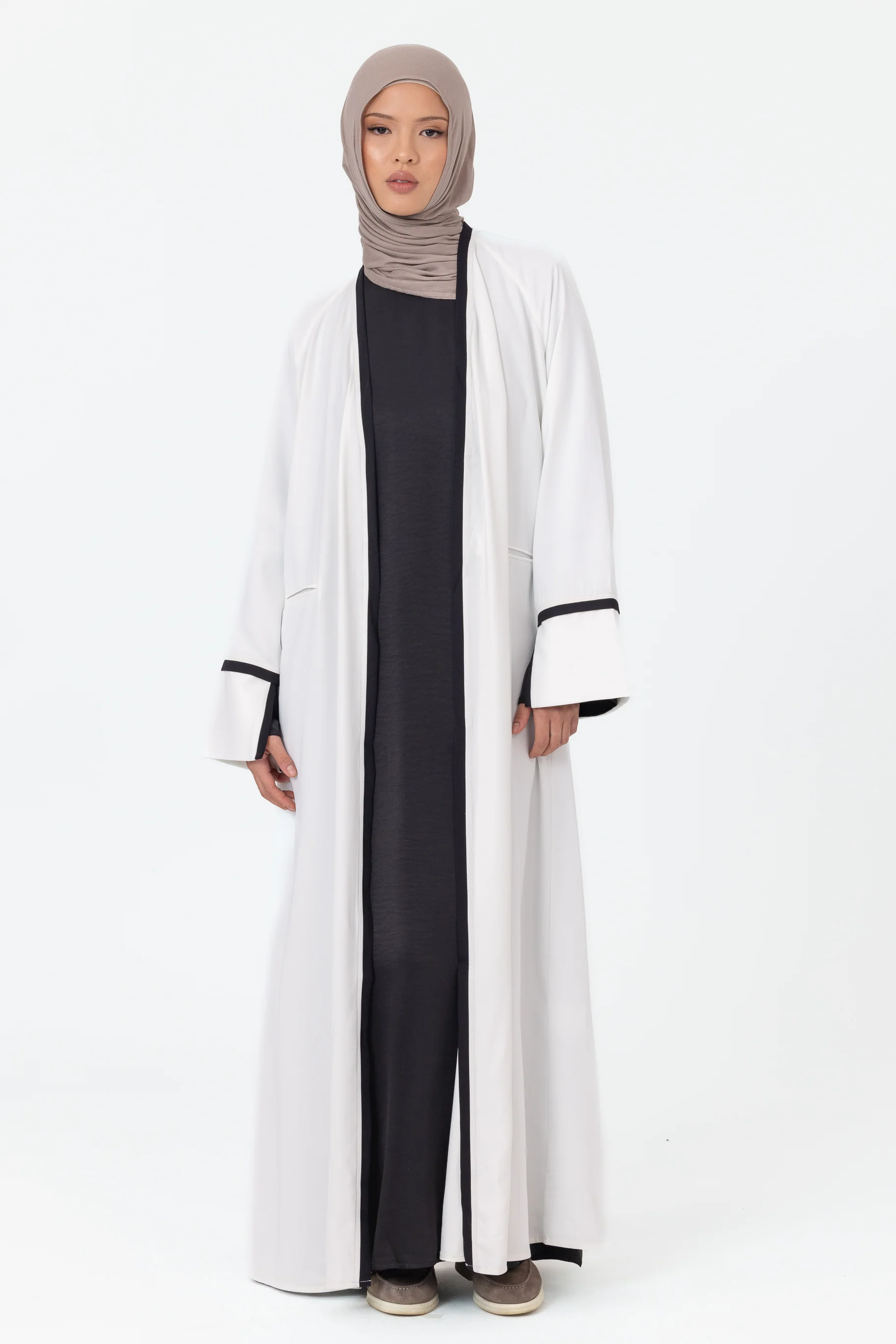 Leila Contrast Open Abaya - White