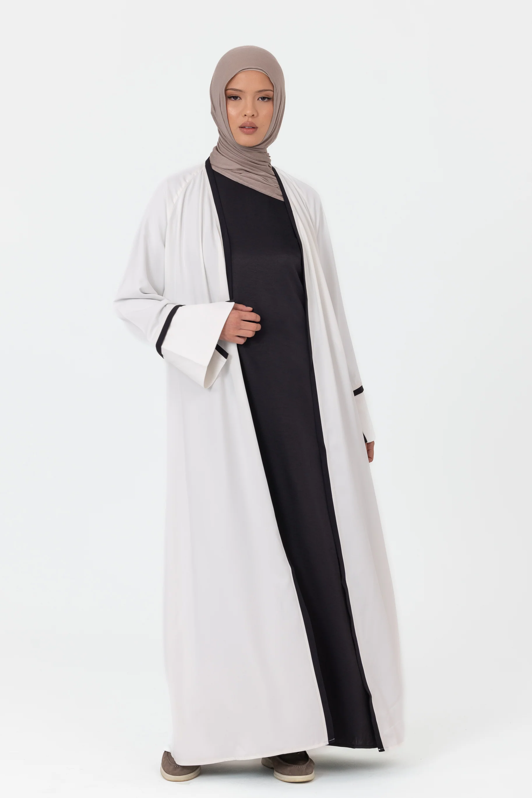 Leila Contrast Open Abaya - White - Image 4