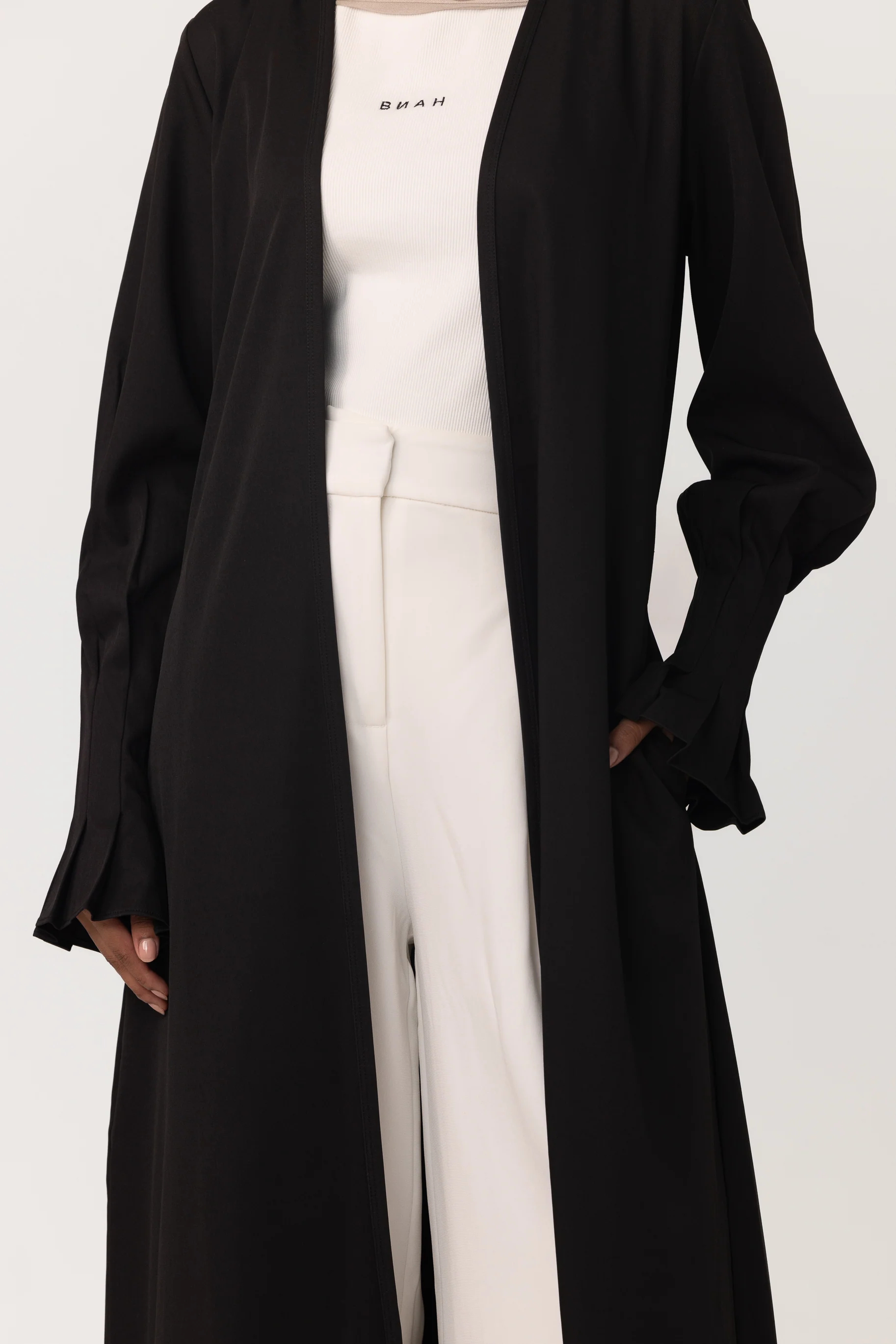 Mira Pleated Cuff Abaya - Black - Image 3