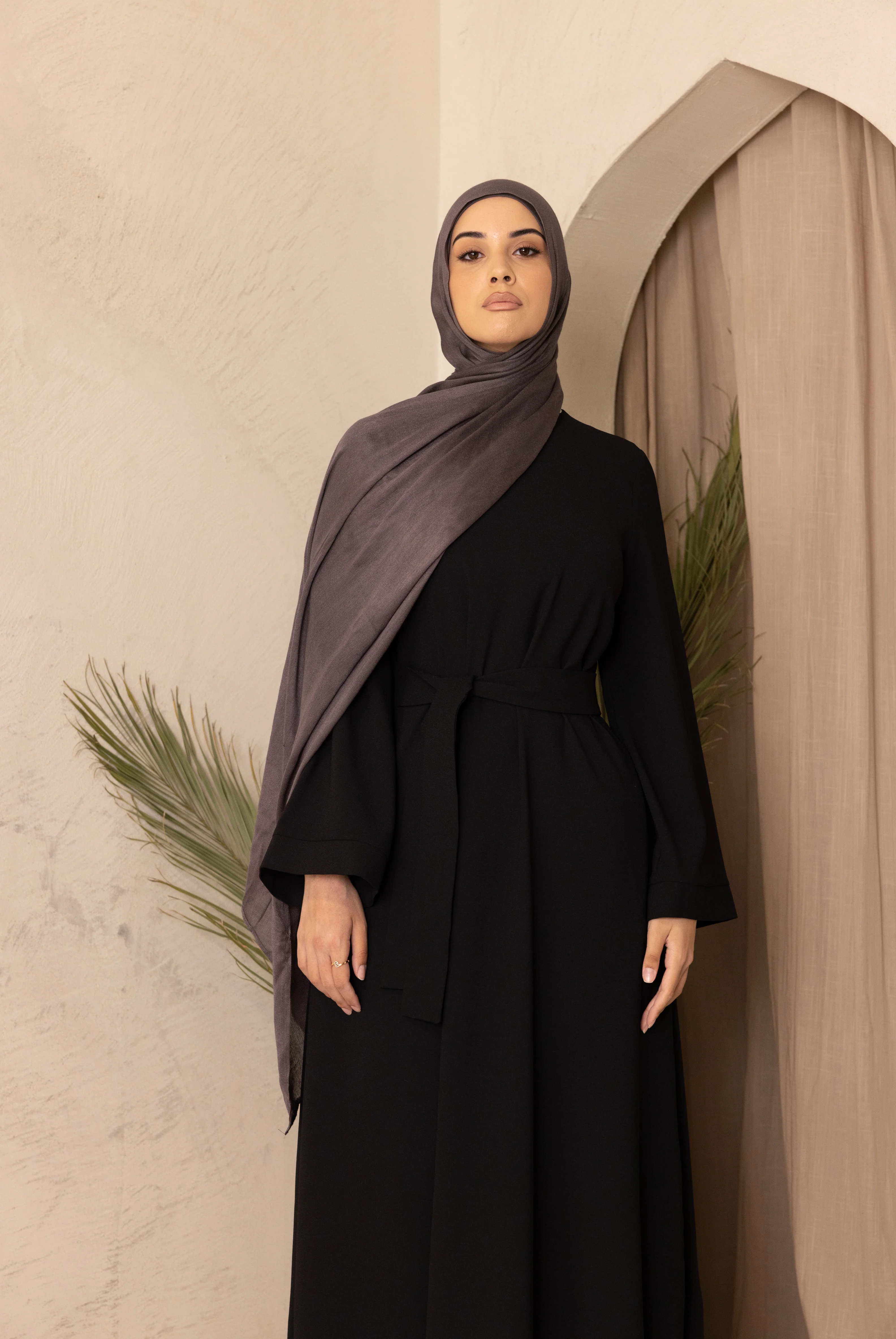 Signature Dusk Abaya - Black - Image 5